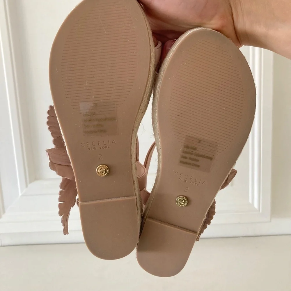 NWOT Anthropologie Cecelia Kids Lilly Flower Pink Leather Sandals Sz 2